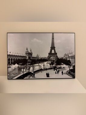 Black & White Paris Vintage Eiffel Tower Wall Art